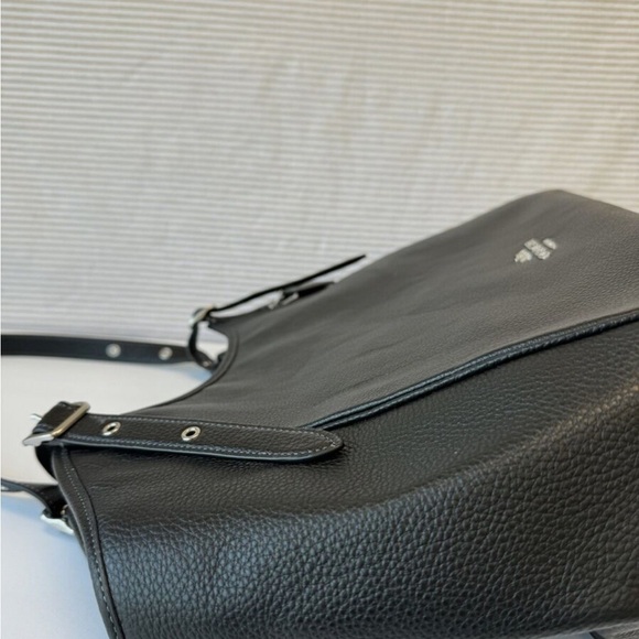 Coach CM074 Black Pebbled Leather “Meadow” Shoulder Bag pre-owned. - Picture 7 of 9